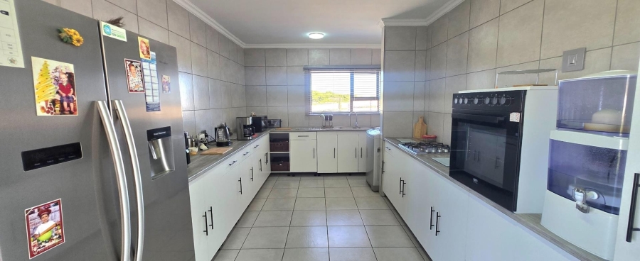 4 Bedroom Property for Sale in Kleinbaai Western Cape